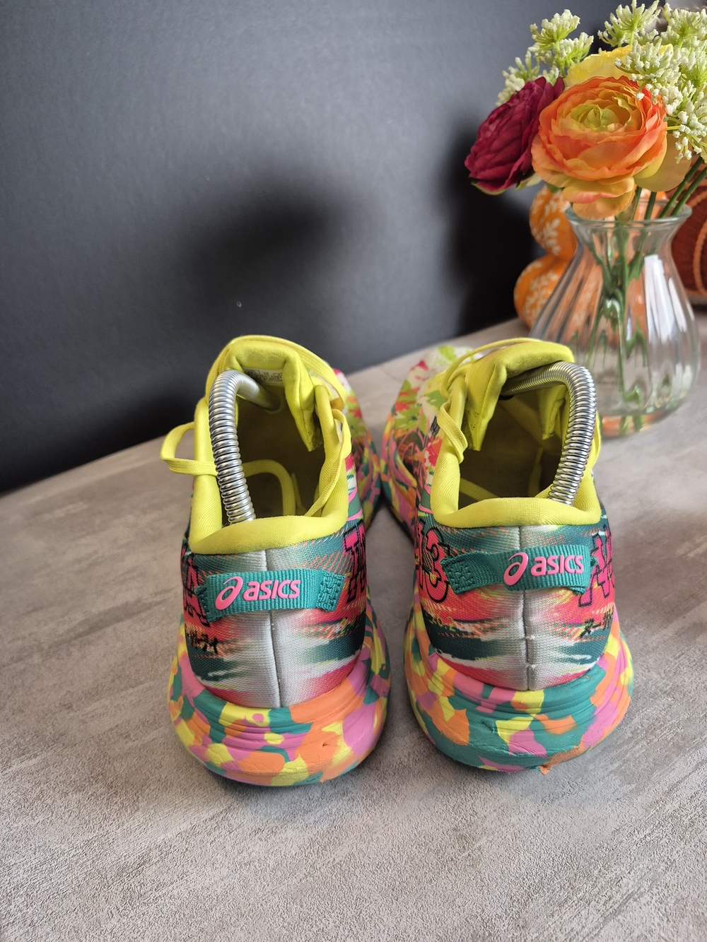 ASICS Women’s Noosa! Neon Yellow Running Shoes - Lightweight Cushioning. Size 10 - Picture 3 of 4